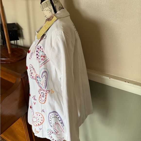 Susan Graver White Embroidered Denim Jacket Red Heart Button Accents NWT 129.00 - Picture 8 of 14